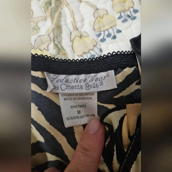 Seductive Wear by Cinema Exoile Zebra print camisole and top lingerie set.Size M - Picture 8 of 16